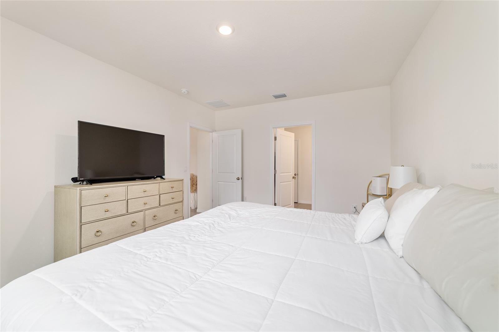 LAKE DIAMOND NORTH - Residential