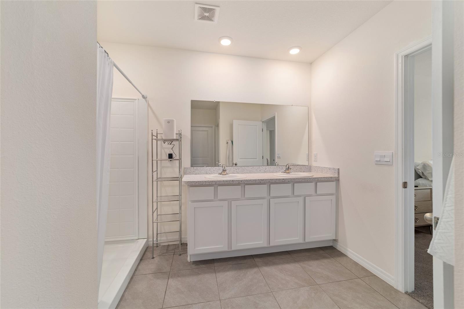 LAKE DIAMOND NORTH - Residential