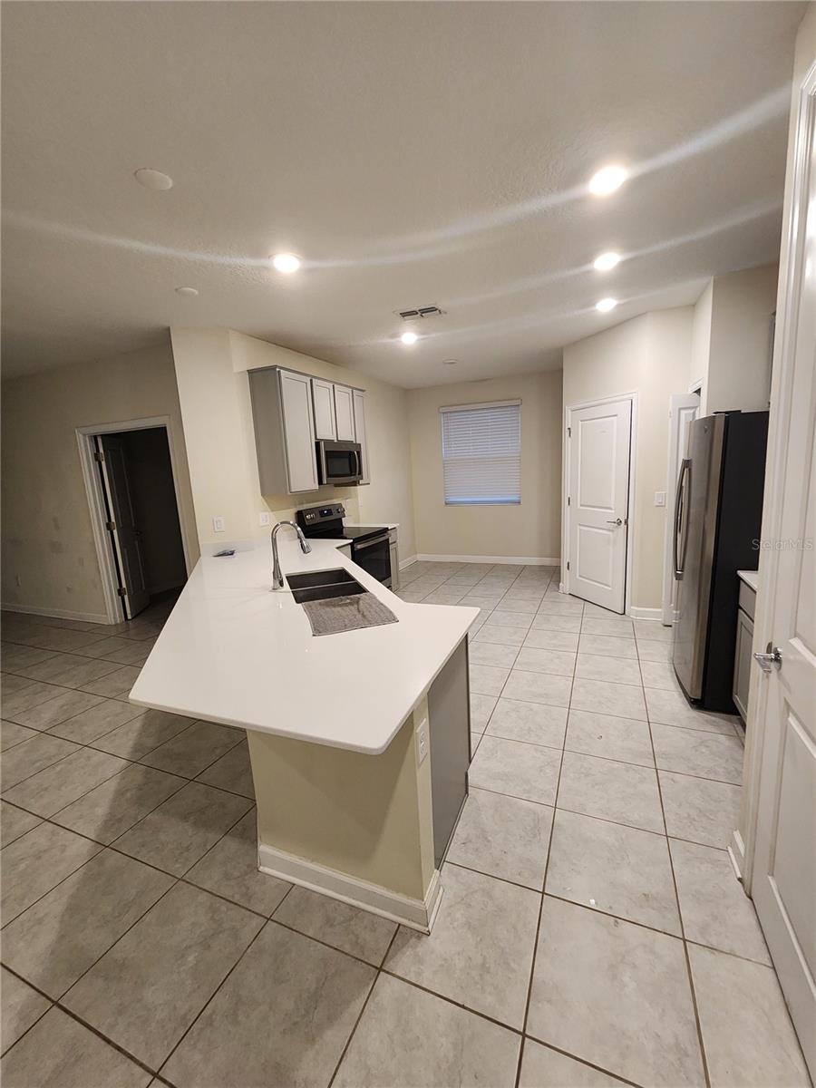 ESTATES/LK HAMMOCK - Residential Lease