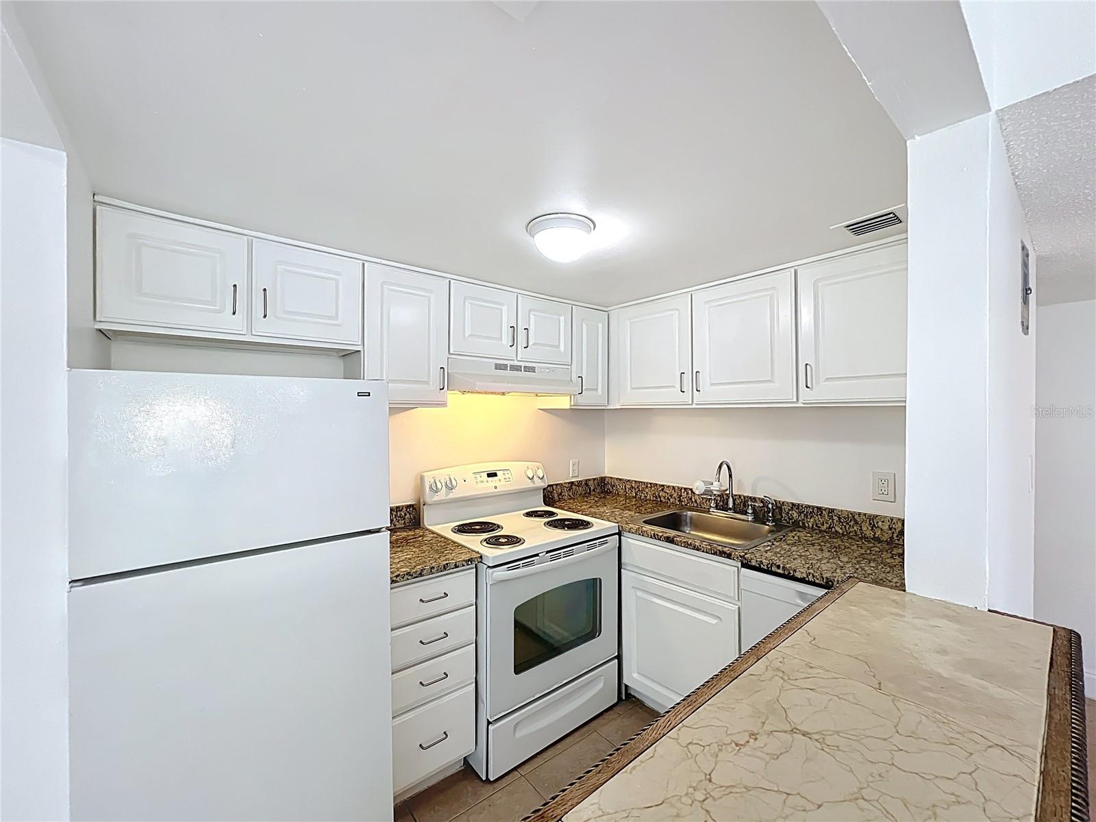 WINDMILL POINT CONDO - Residential Lease