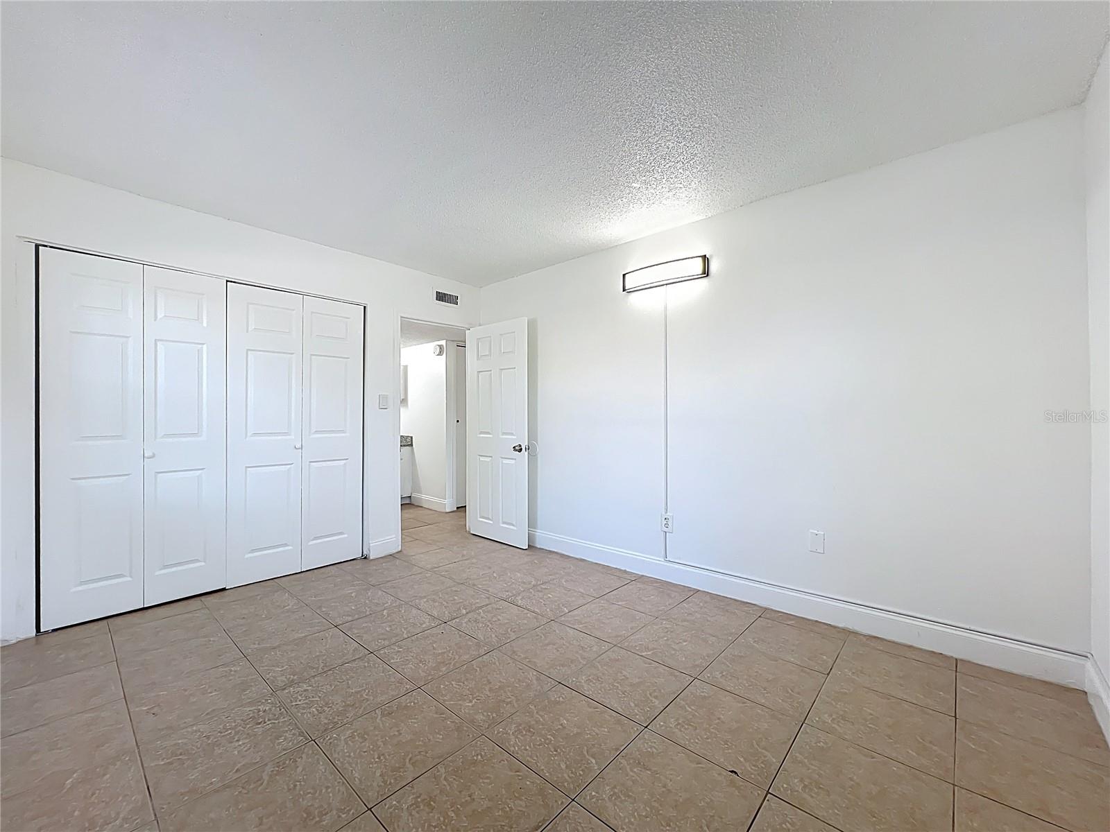 WINDMILL POINT CONDO - Residential Lease