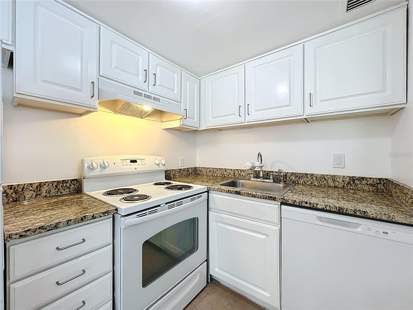 WINDMILL POINT CONDO - Residential Lease