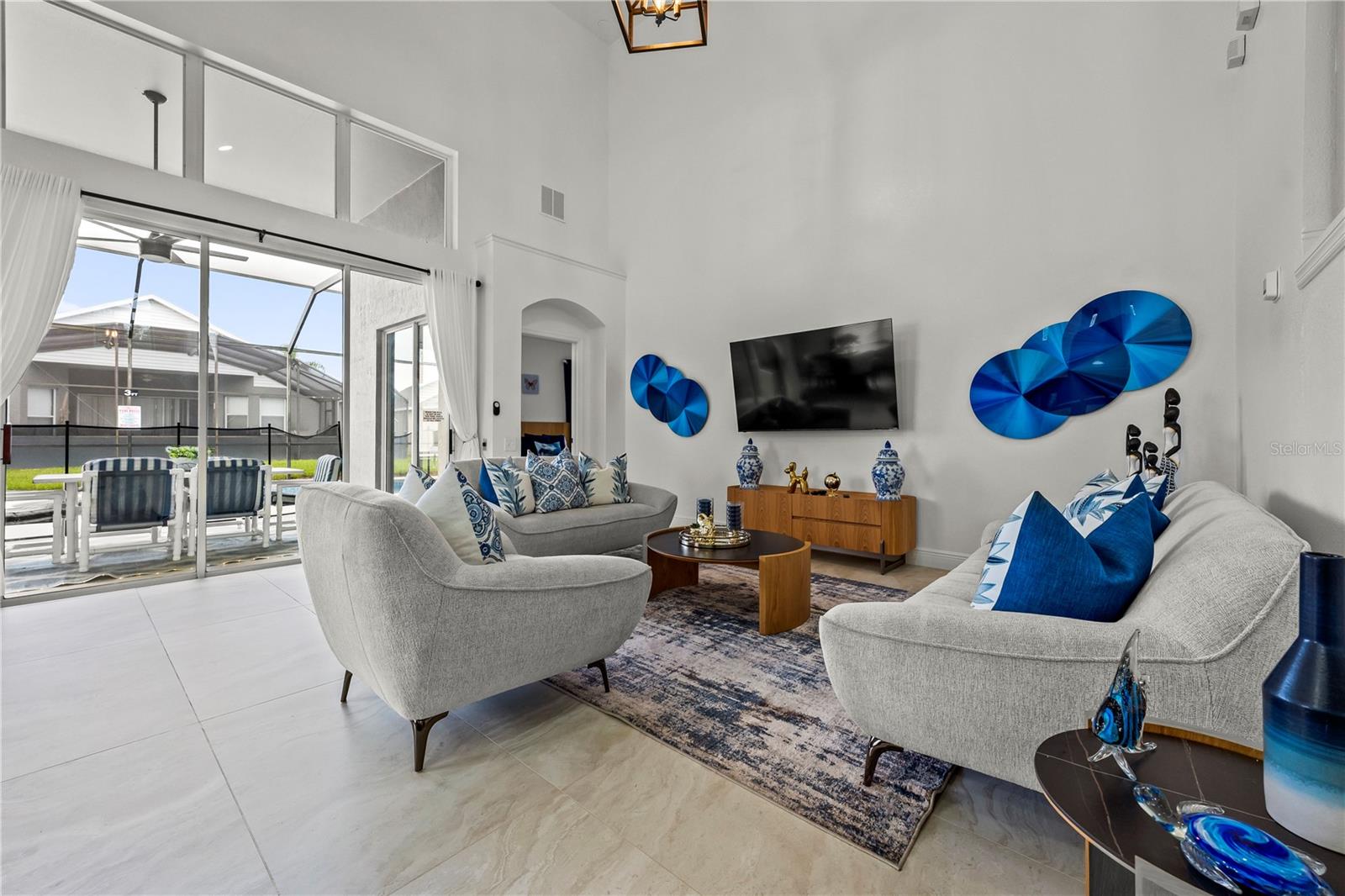 8059 KING PALM CIRCLE