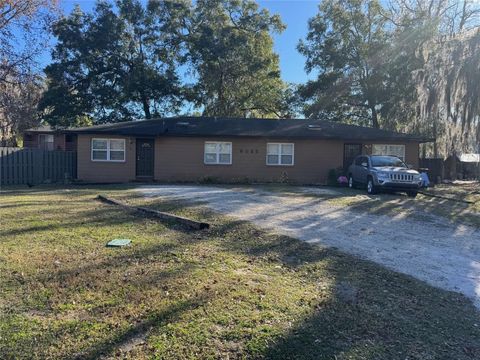 Photo of 6025 SW 11th Place, Gainesville, FL 32607 (MLS # GC537027)