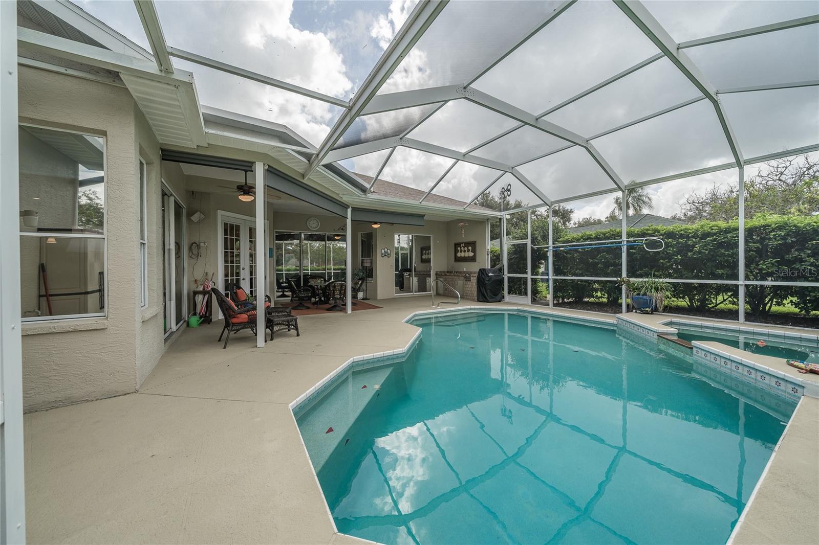 SILVER OAKS PH 01 - Residential