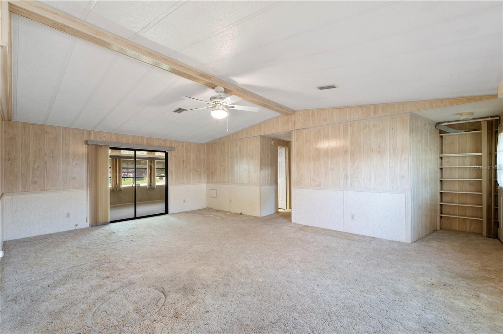 448 SKYLINE DRIVE W