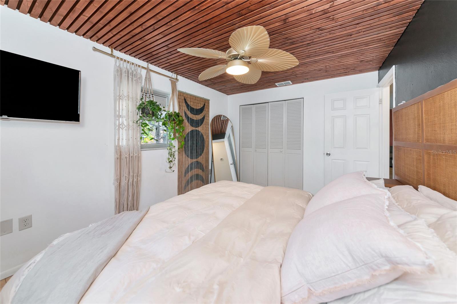 COLONIAL TERRACE - Residential