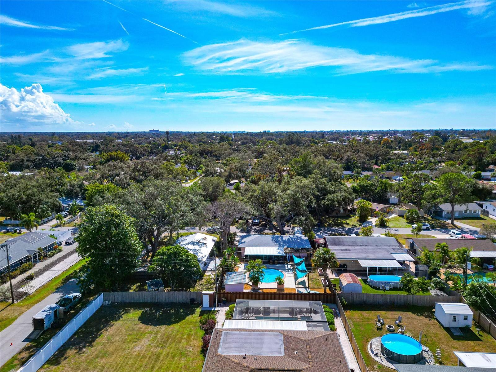 COLONIAL TERRACE - Residential
