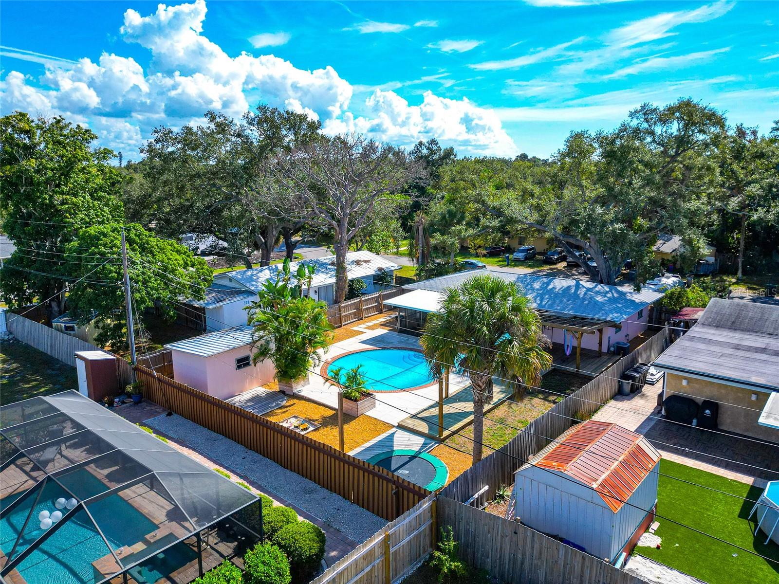 COLONIAL TERRACE - Residential