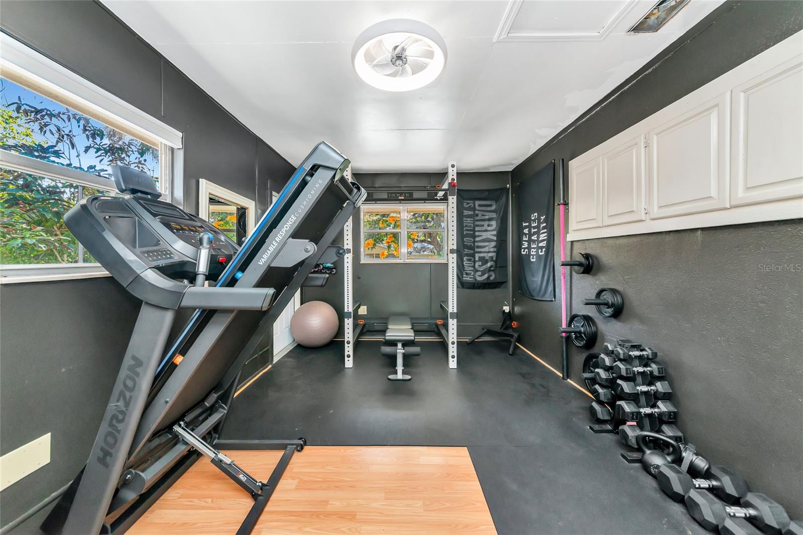 COLONIAL TERRACE - Residential