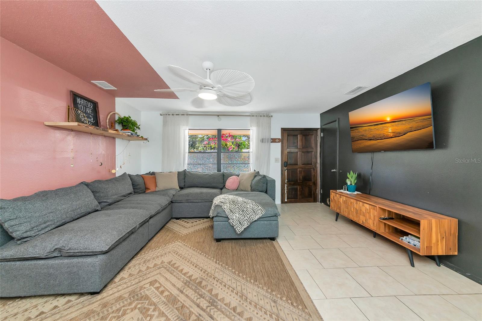 COLONIAL TERRACE - Residential