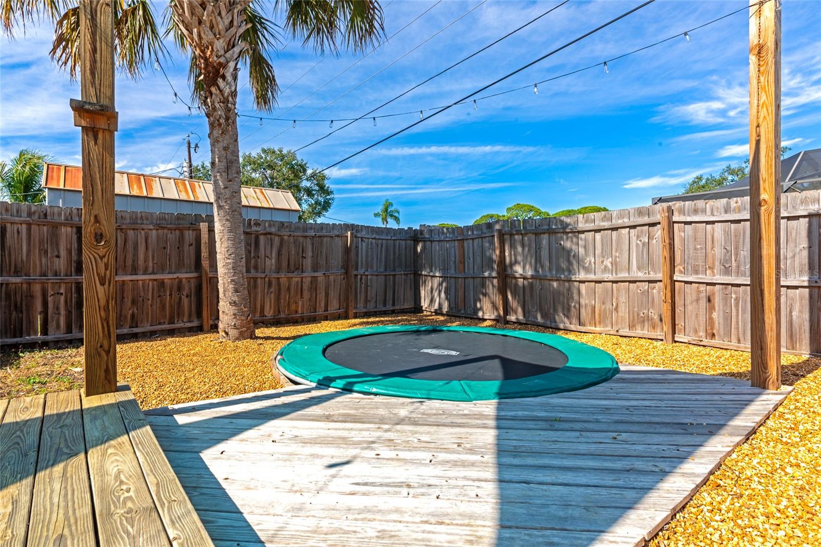 COLONIAL TERRACE - Residential