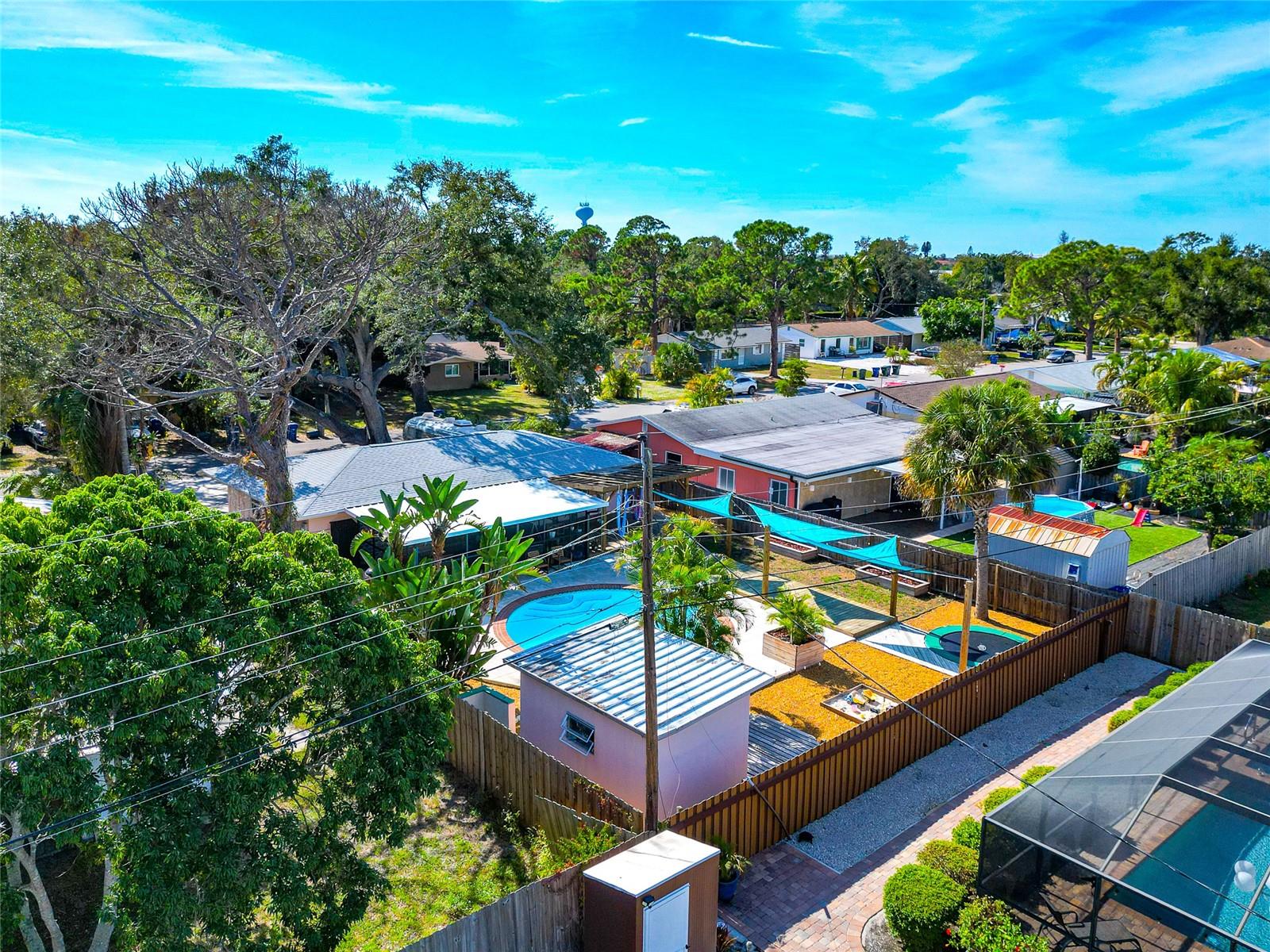 COLONIAL TERRACE - Residential