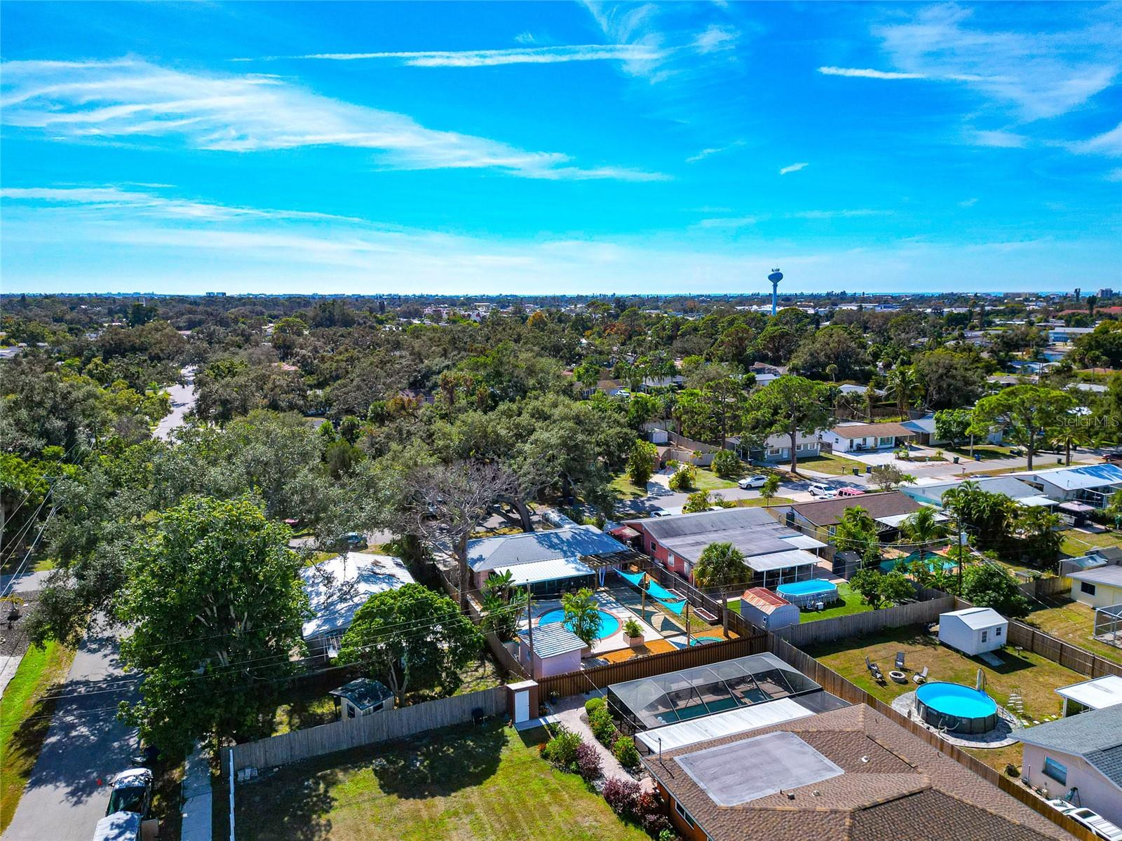 COLONIAL TERRACE - Residential