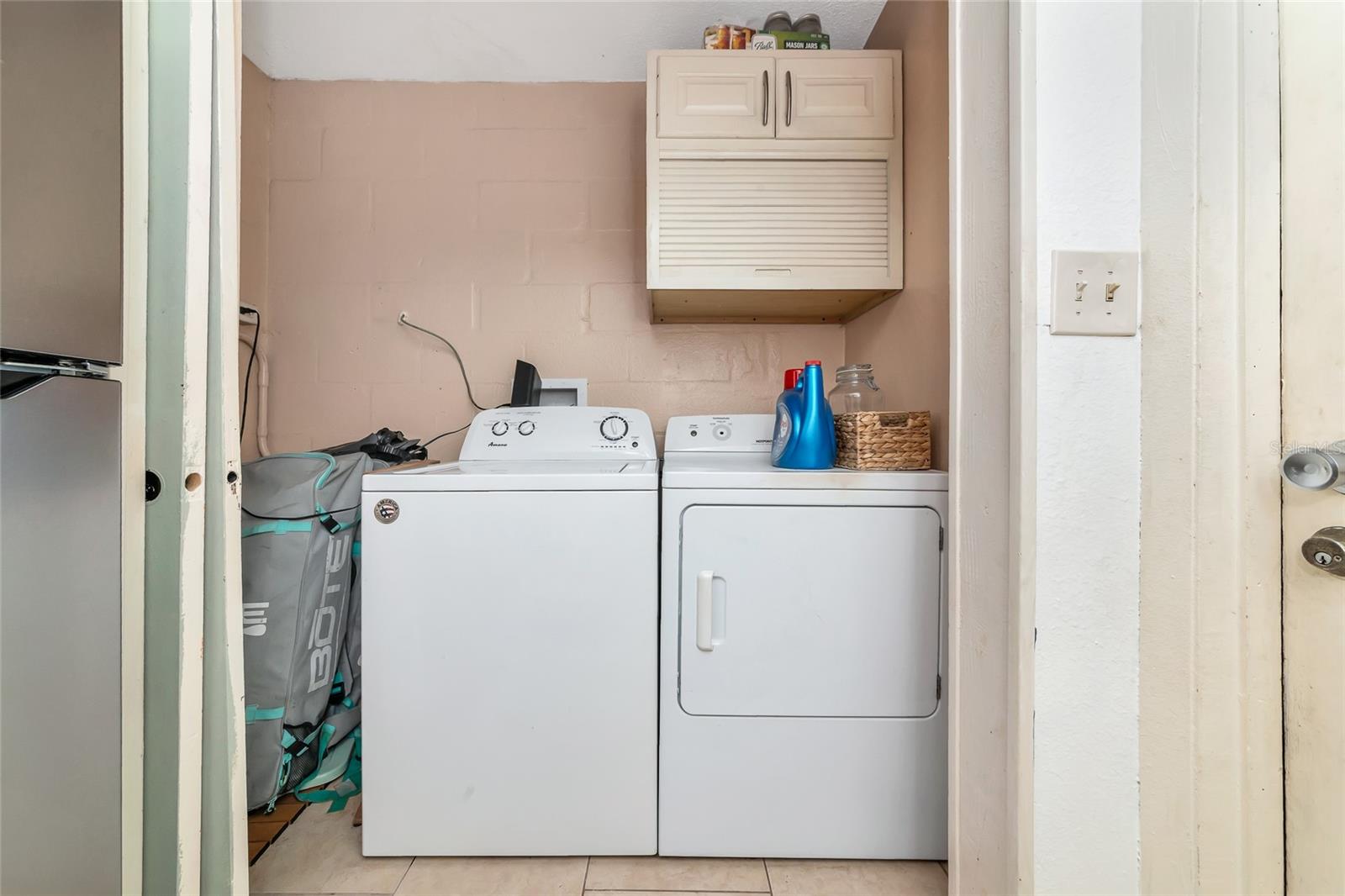 COLONIAL TERRACE - Residential