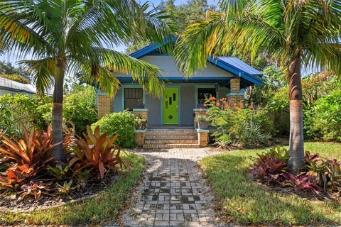 Photo of 1024 23rd Avenue N, St Petersburg, FL 33704 (MLS # TB8537620)
