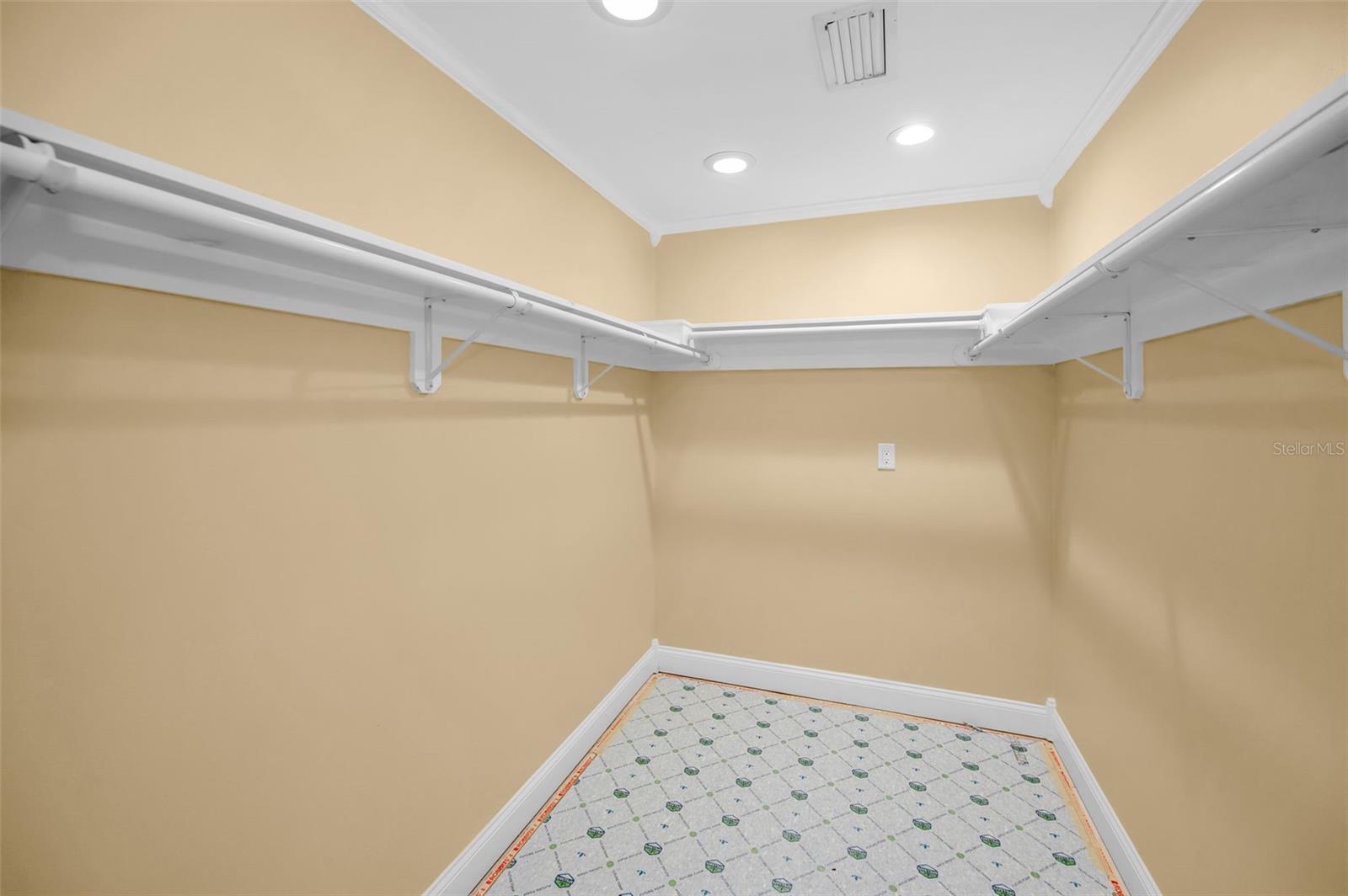 WHISPERING PINES FOREST 1ST ADD - Residential