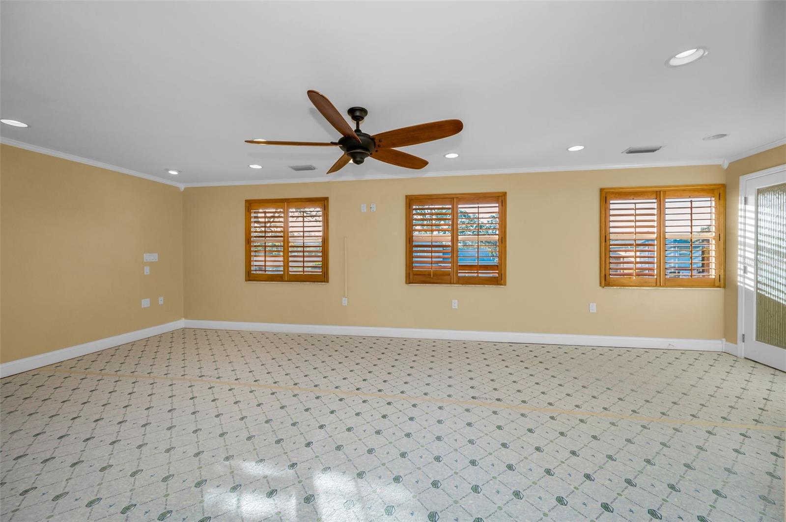 WHISPERING PINES FOREST 1ST ADD - Residential