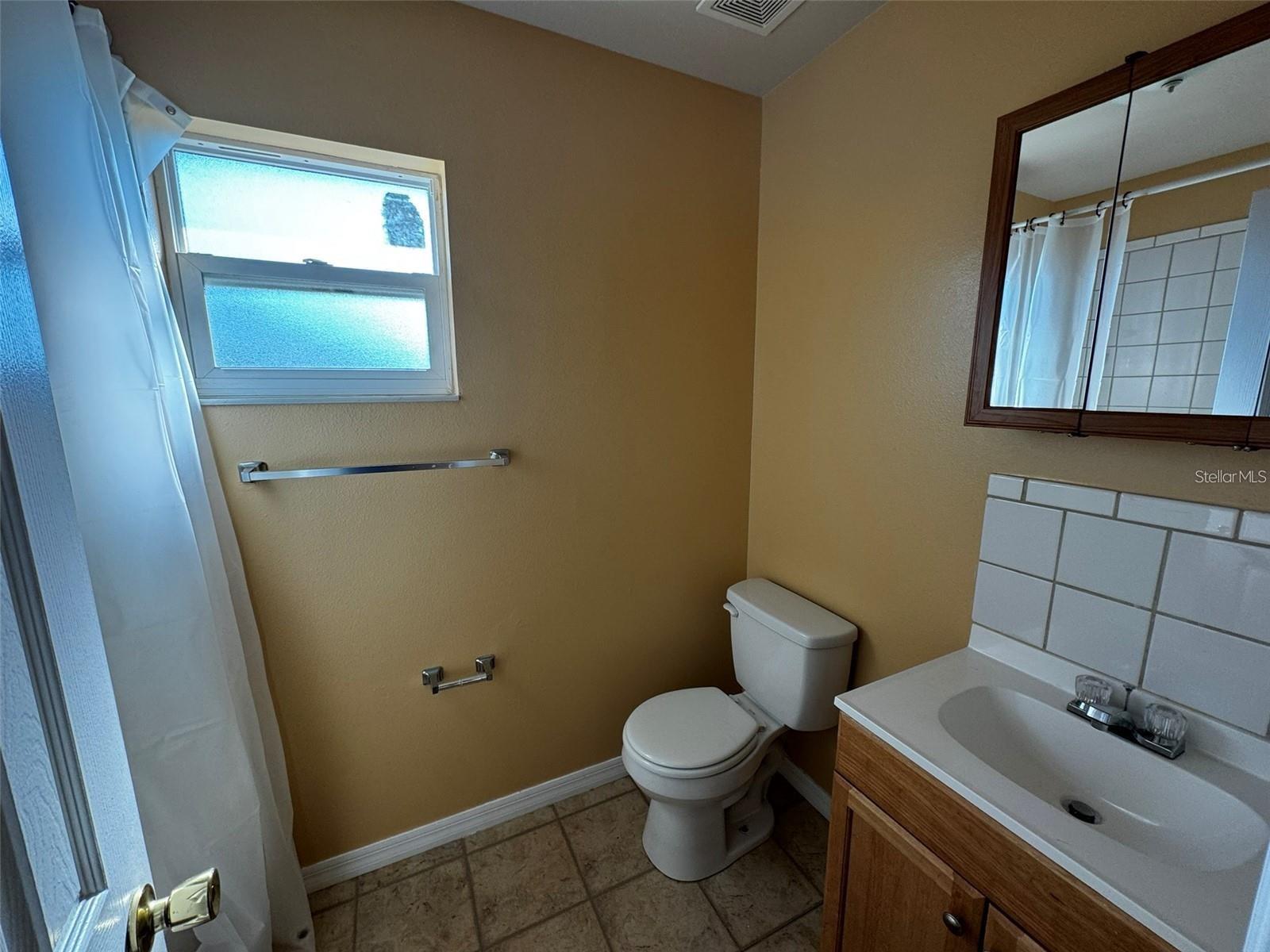 GOLFVIEW MANOR - Residential Lease