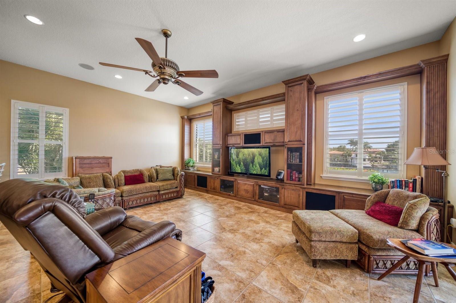 VENETIAN ISLES - Residential