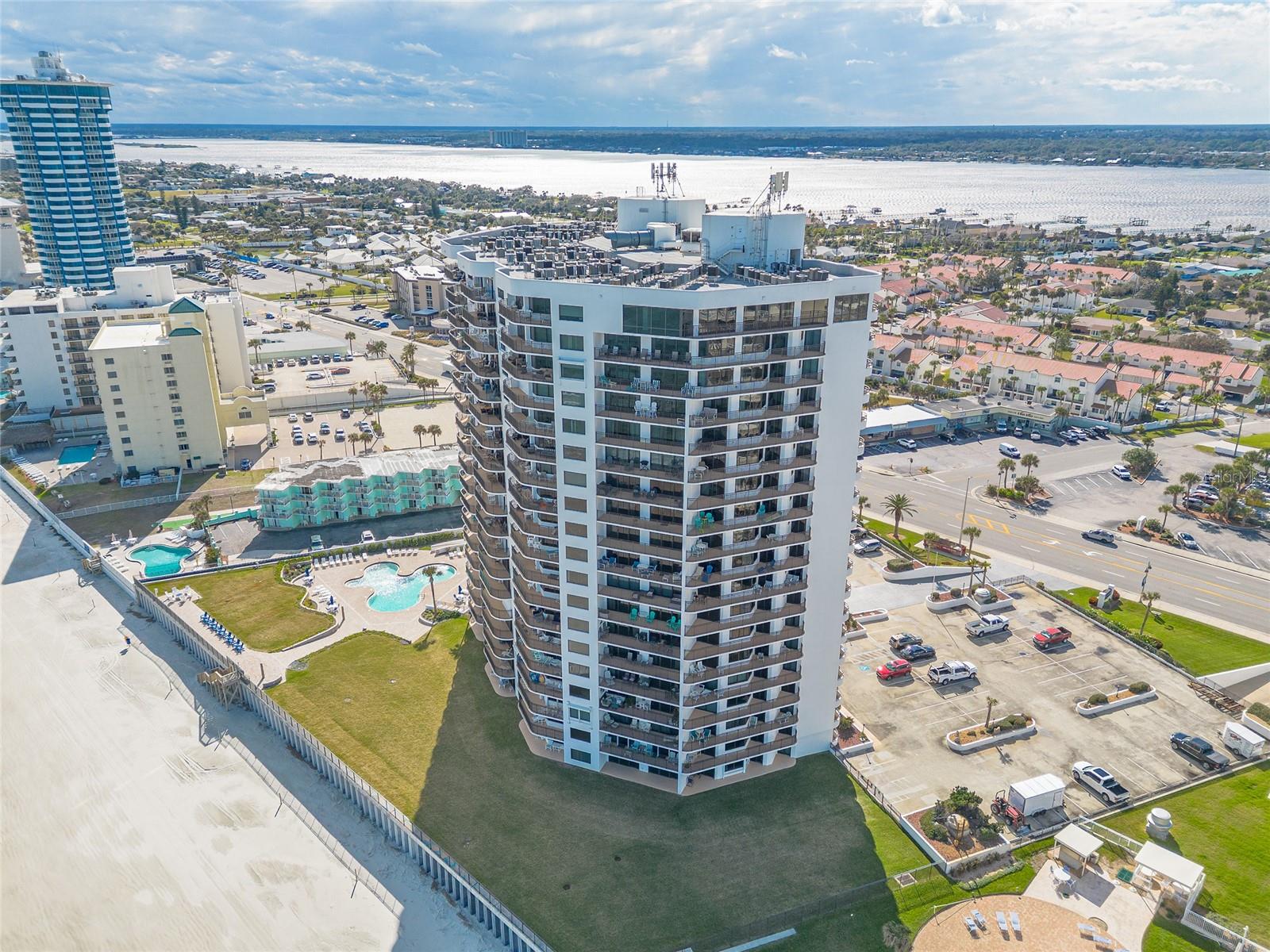 SHERWIN CONDO - Residential