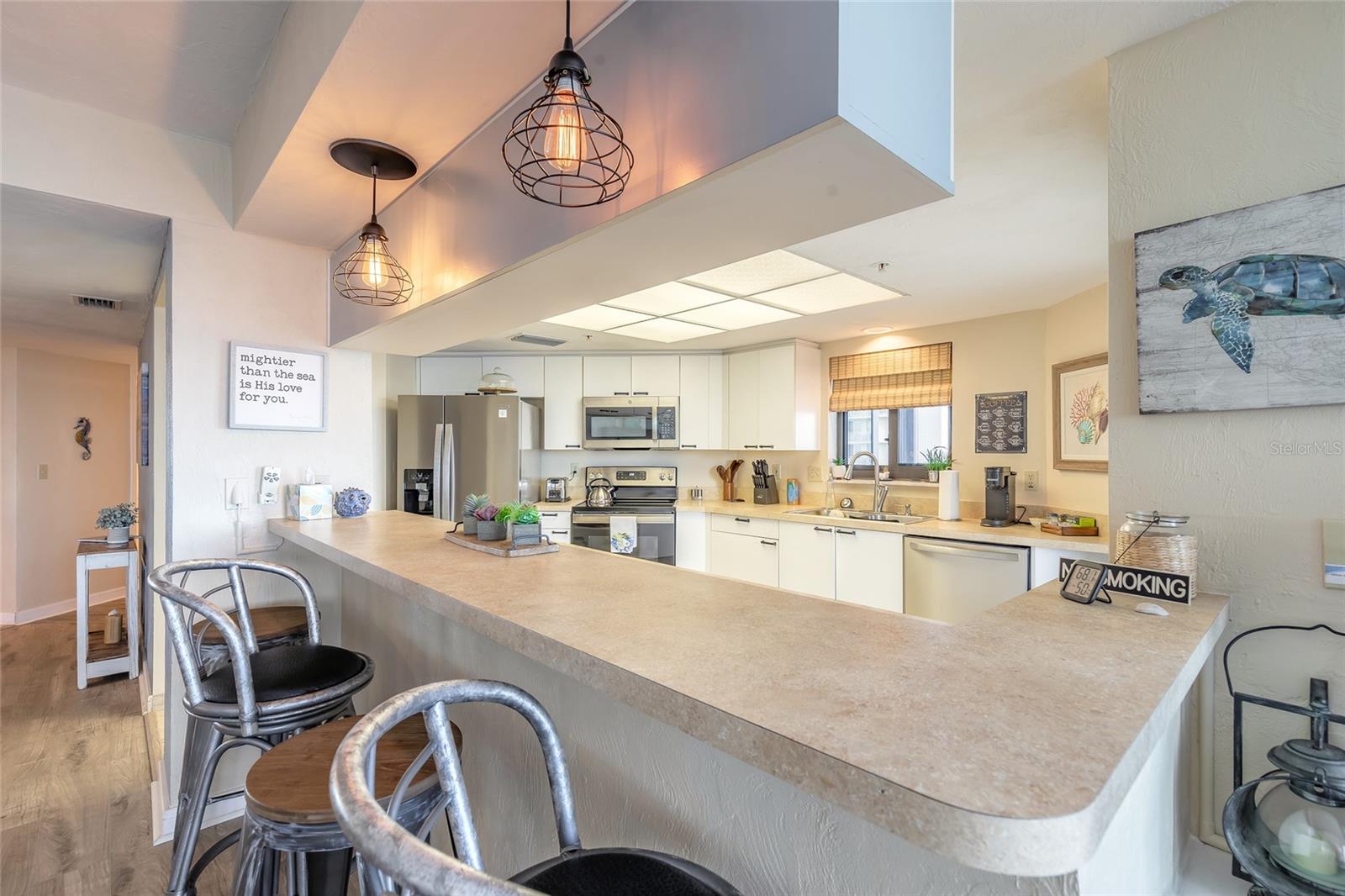 SHERWIN CONDO - Residential