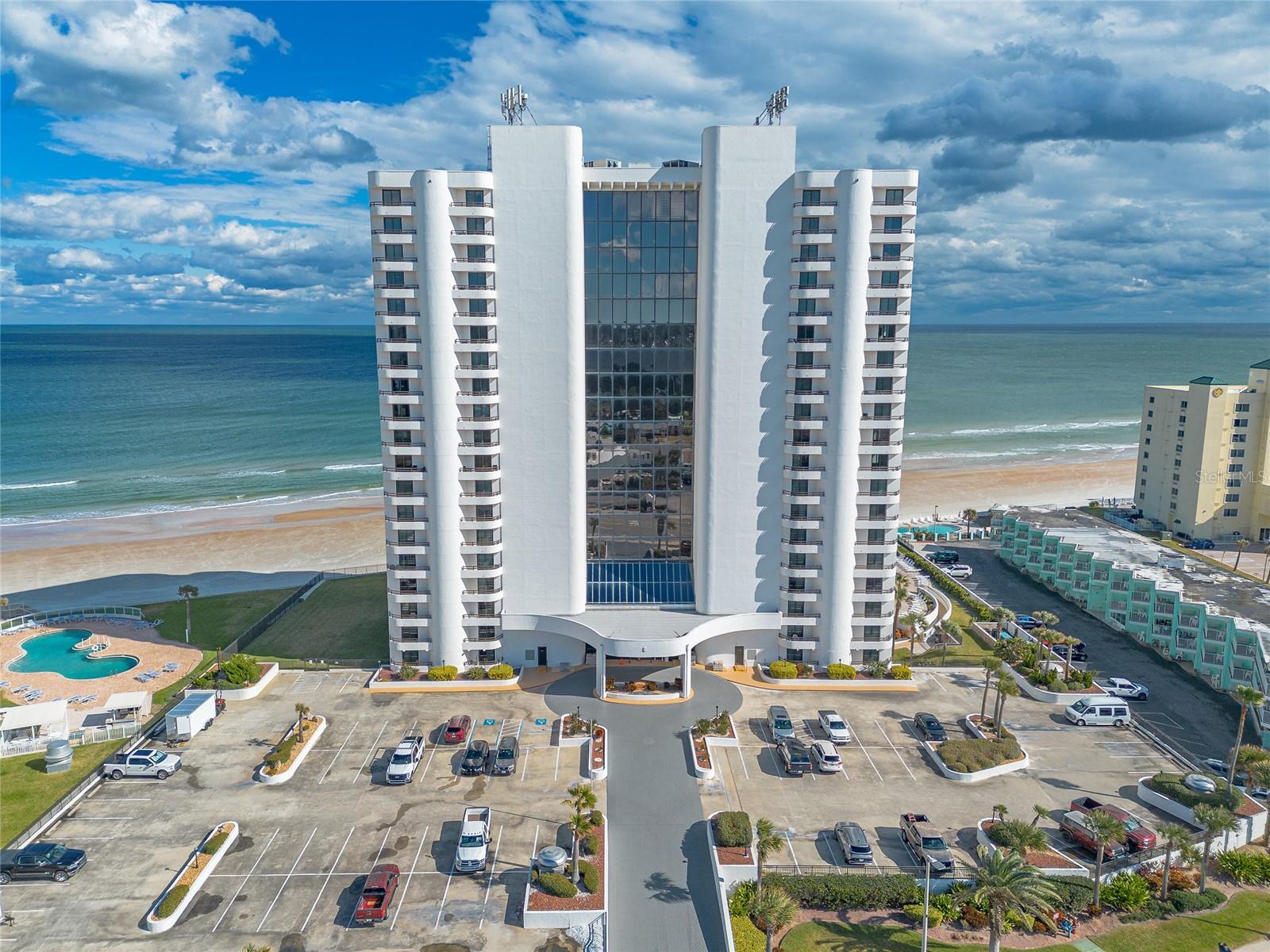 SHERWIN CONDO - Residential