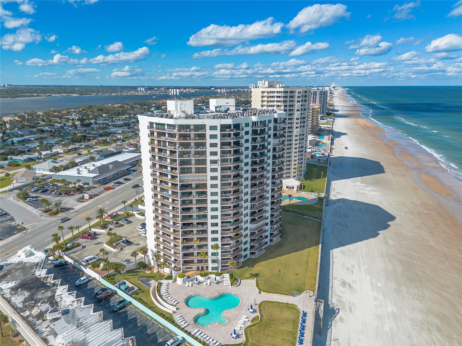 SHERWIN CONDO - Residential