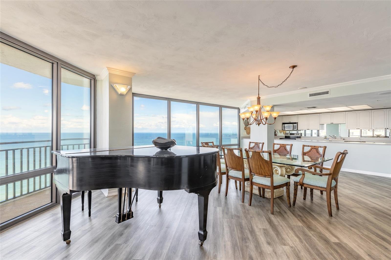 SHERWIN CONDO - Residential