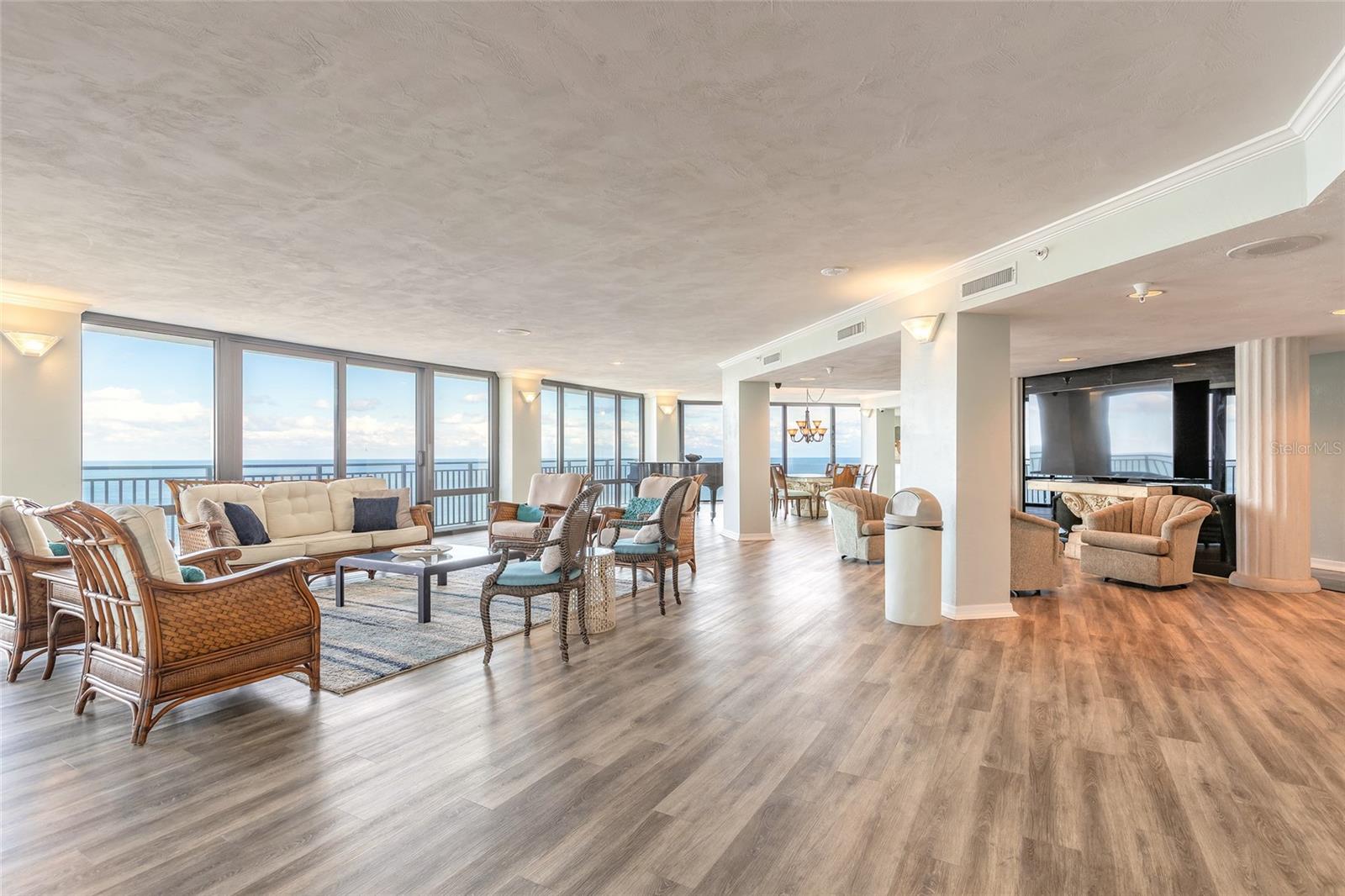 SHERWIN CONDO - Residential