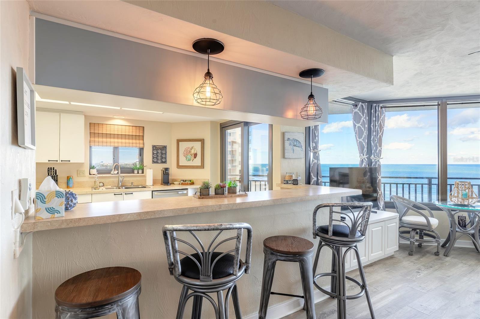 SHERWIN CONDO - Residential