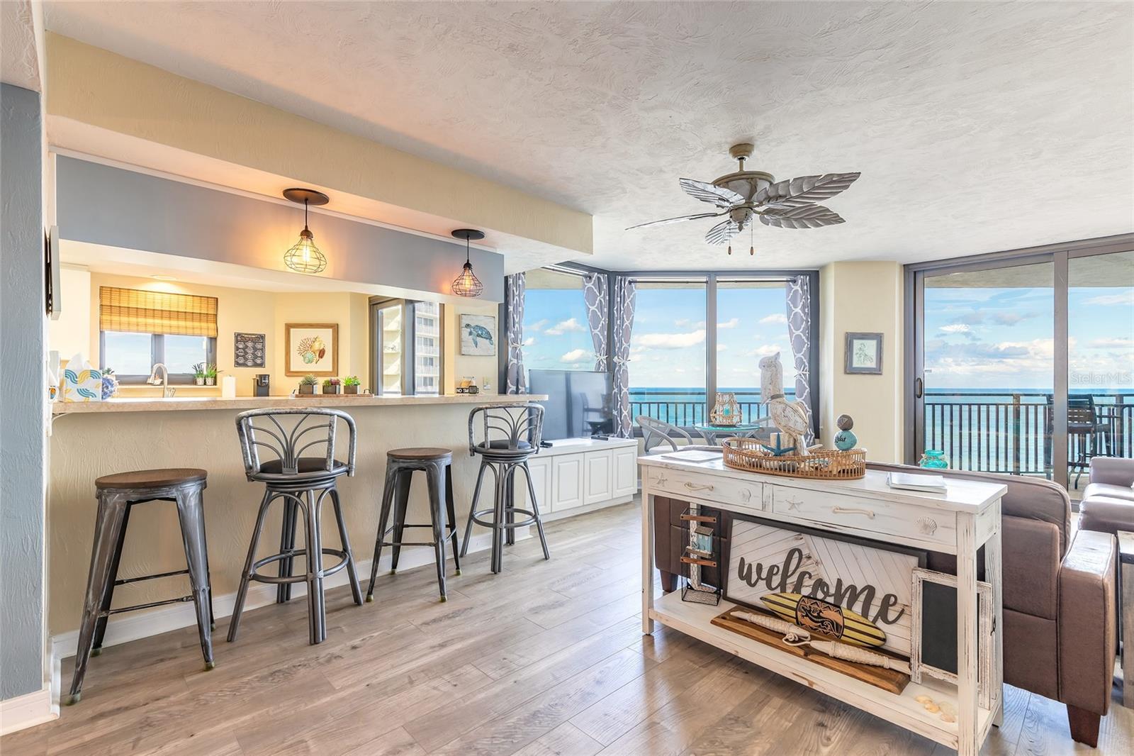 SHERWIN CONDO - Residential