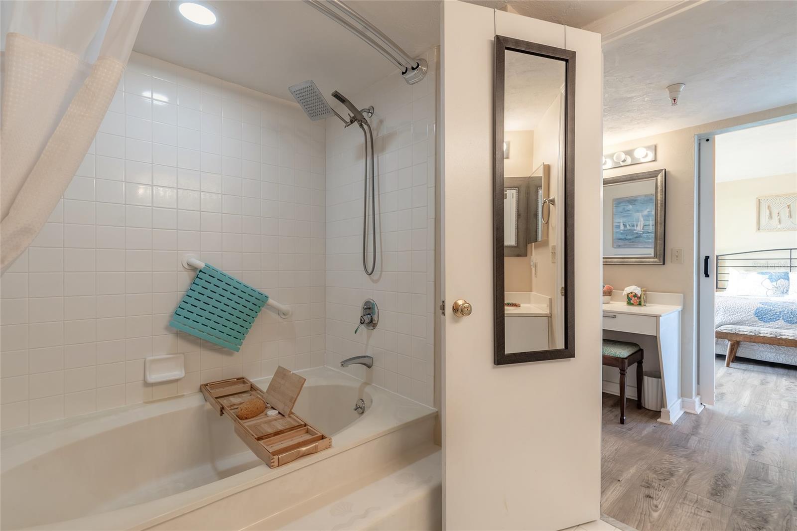 SHERWIN CONDO - Residential