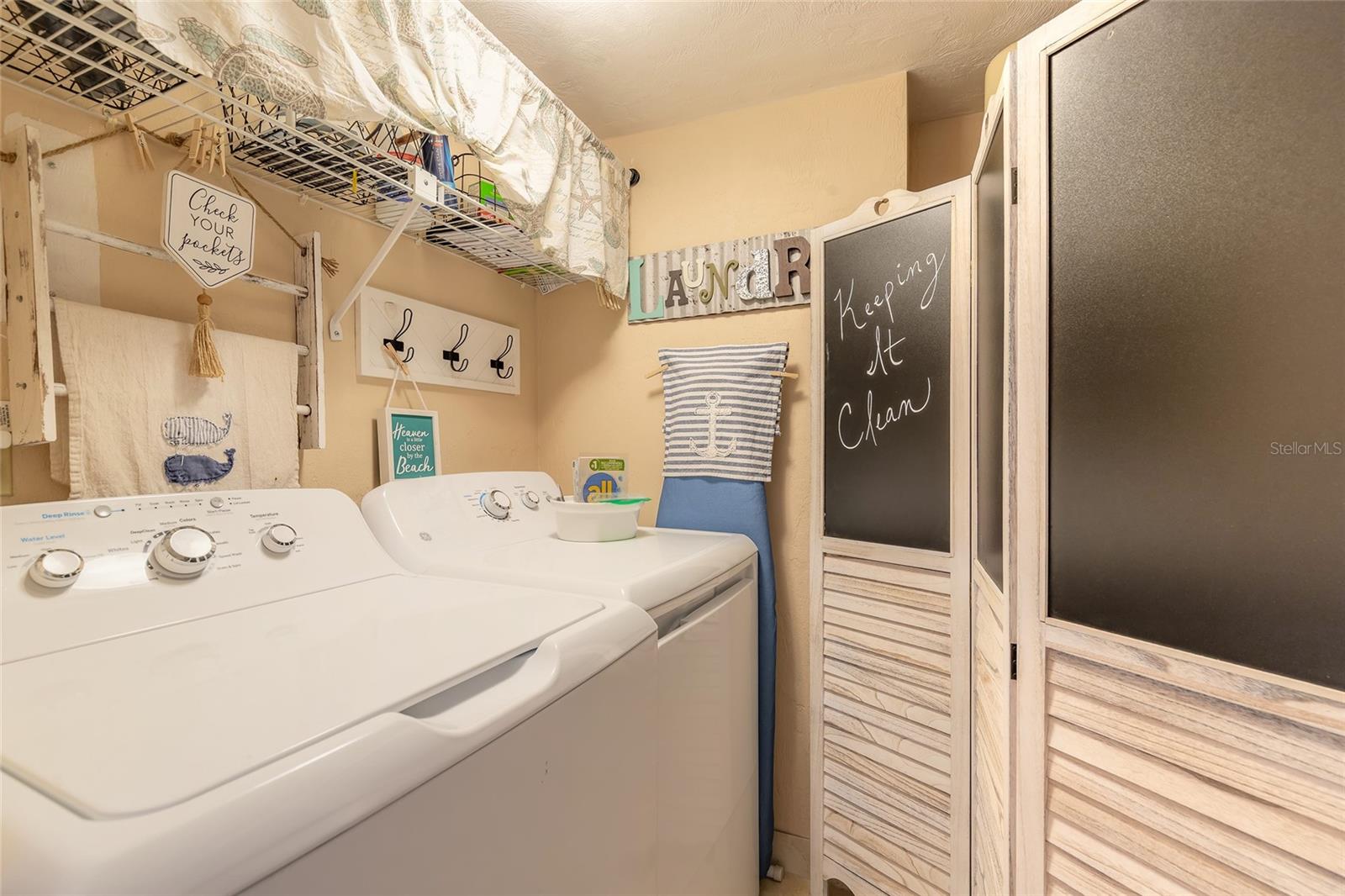 SHERWIN CONDO - Residential