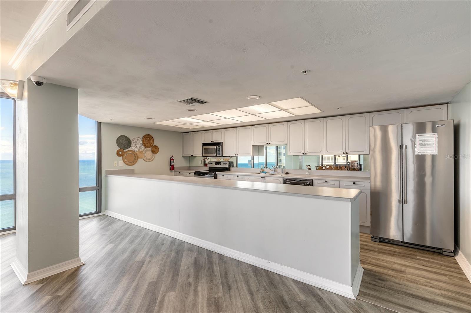 SHERWIN CONDO - Residential