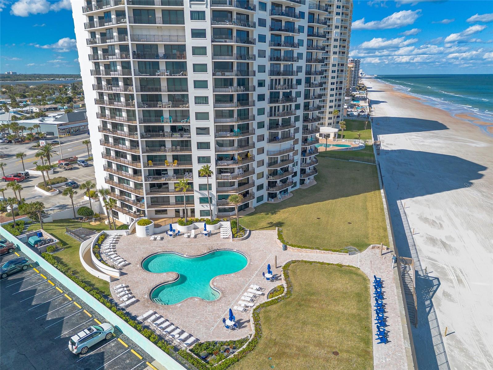 SHERWIN CONDO - Residential