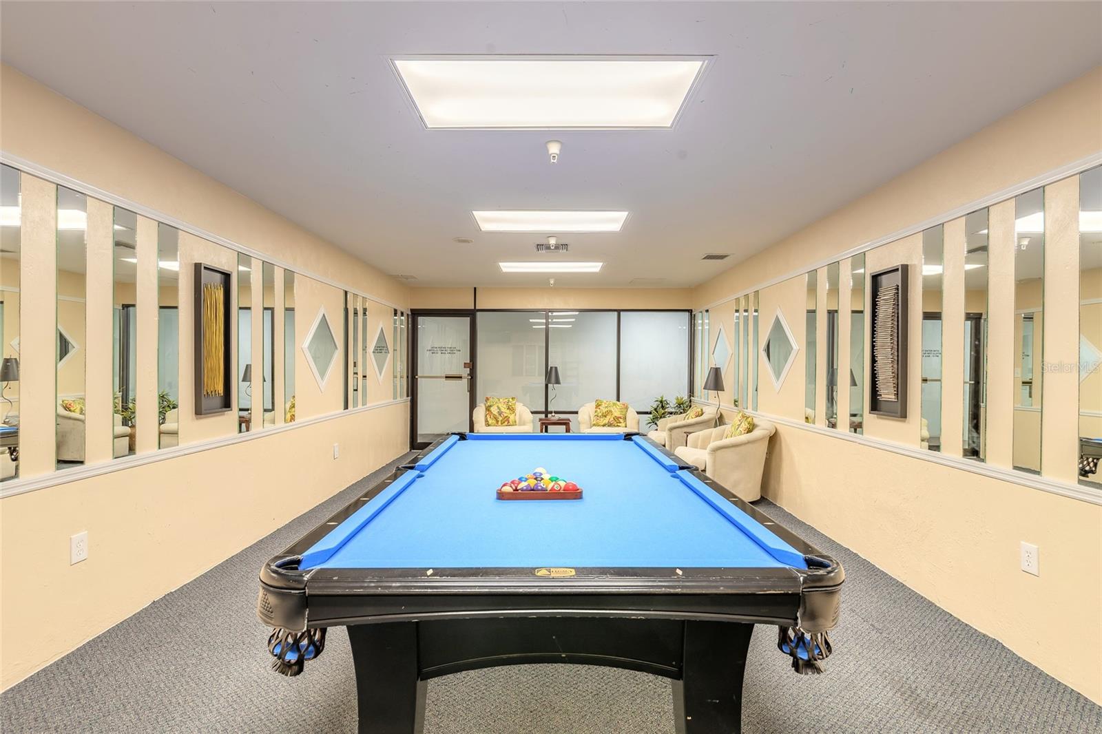 SHERWIN CONDO - Residential