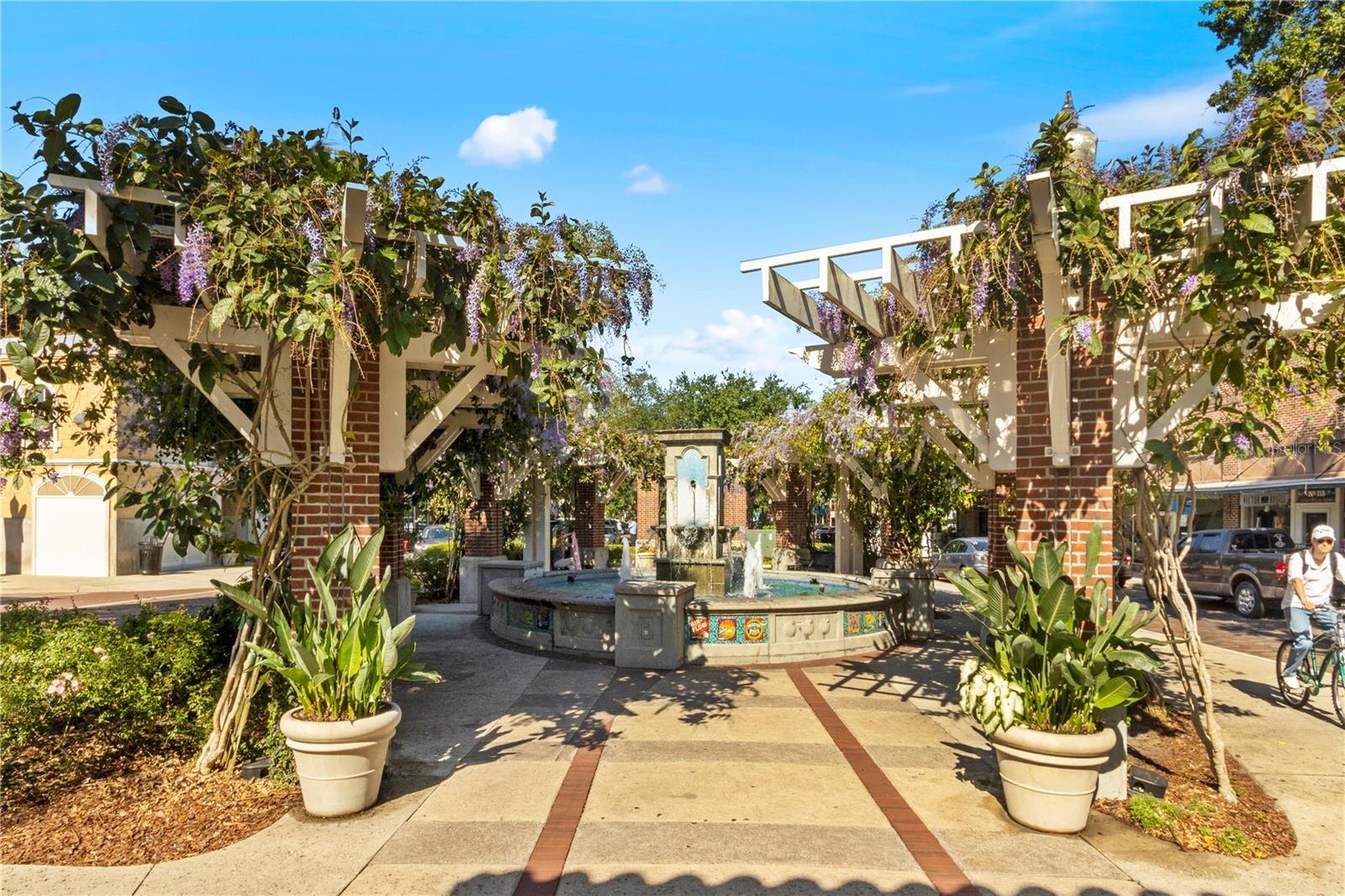 SHOWALTER PARK - Residential