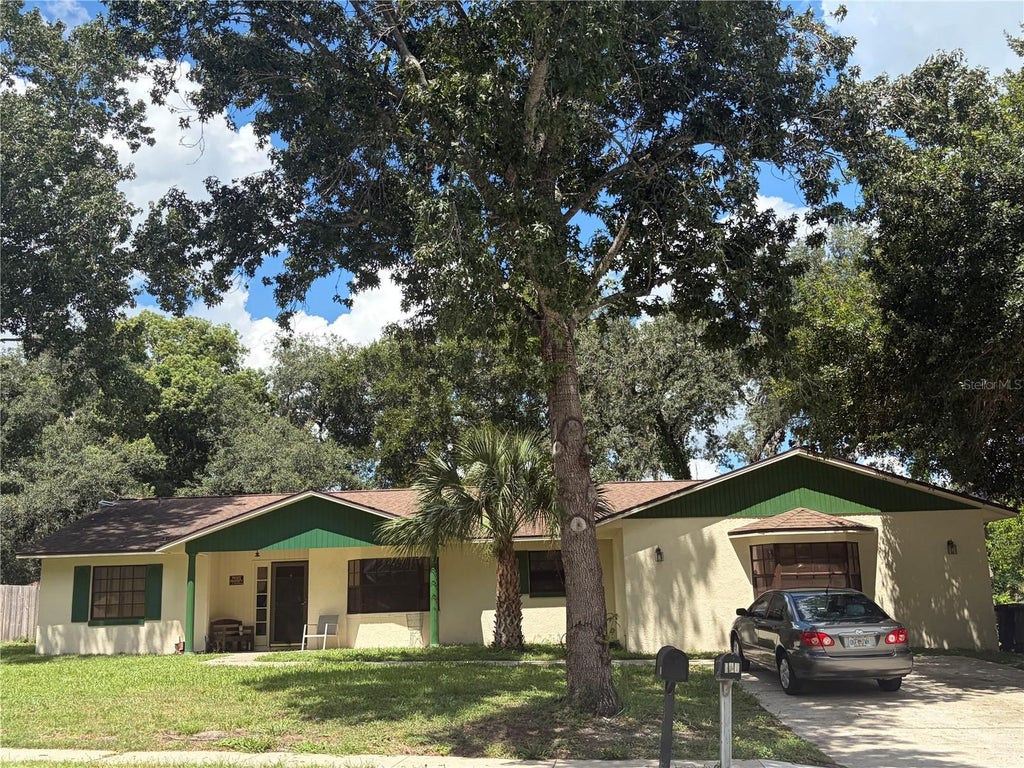 Photo of 120 Kaywood Drive, Sanford, FL 32771 (MLS # O6438118)