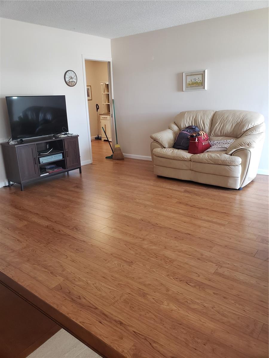 RIVER ISLES - Residential