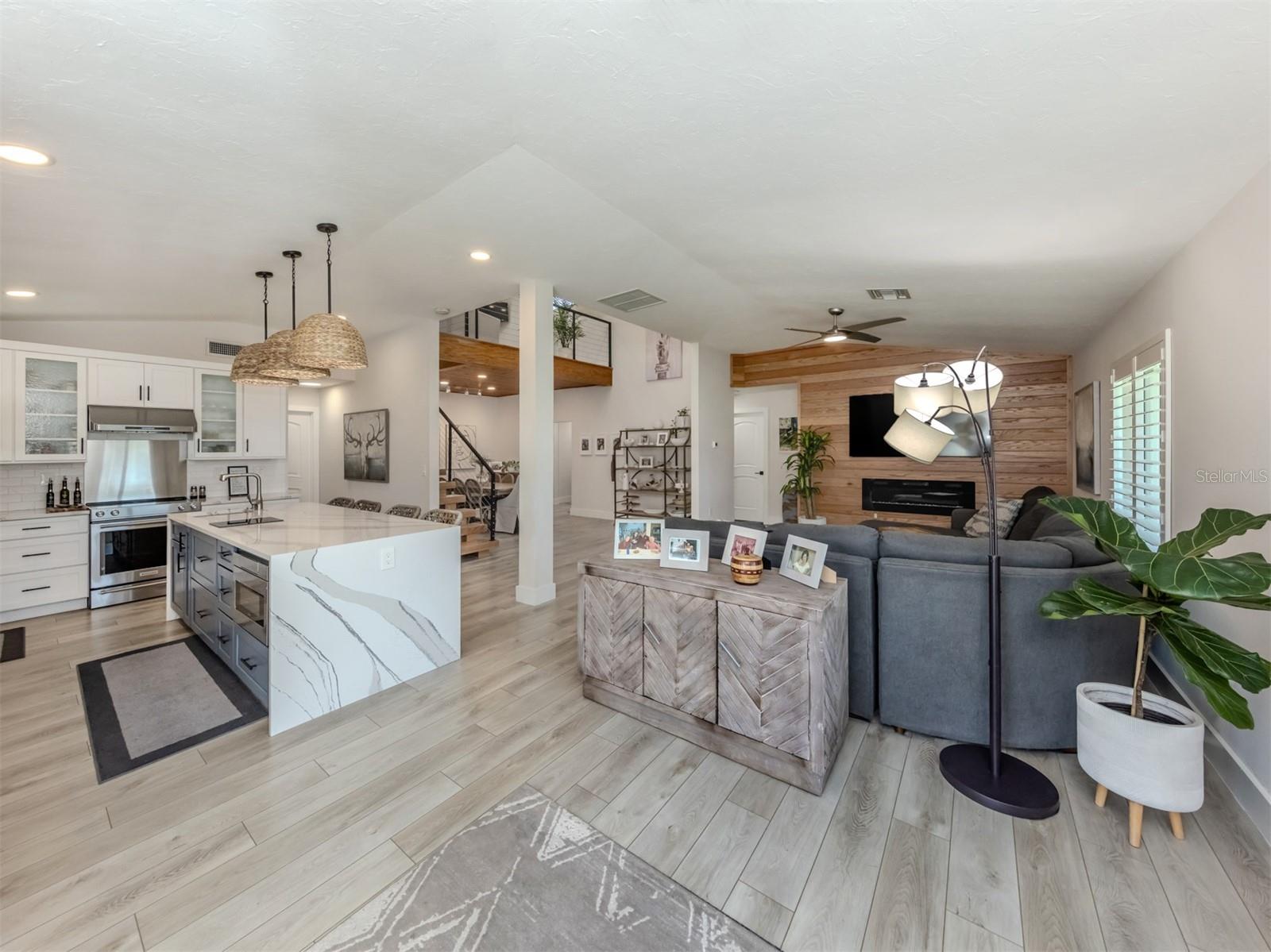 616 GARDENIA DRIVE