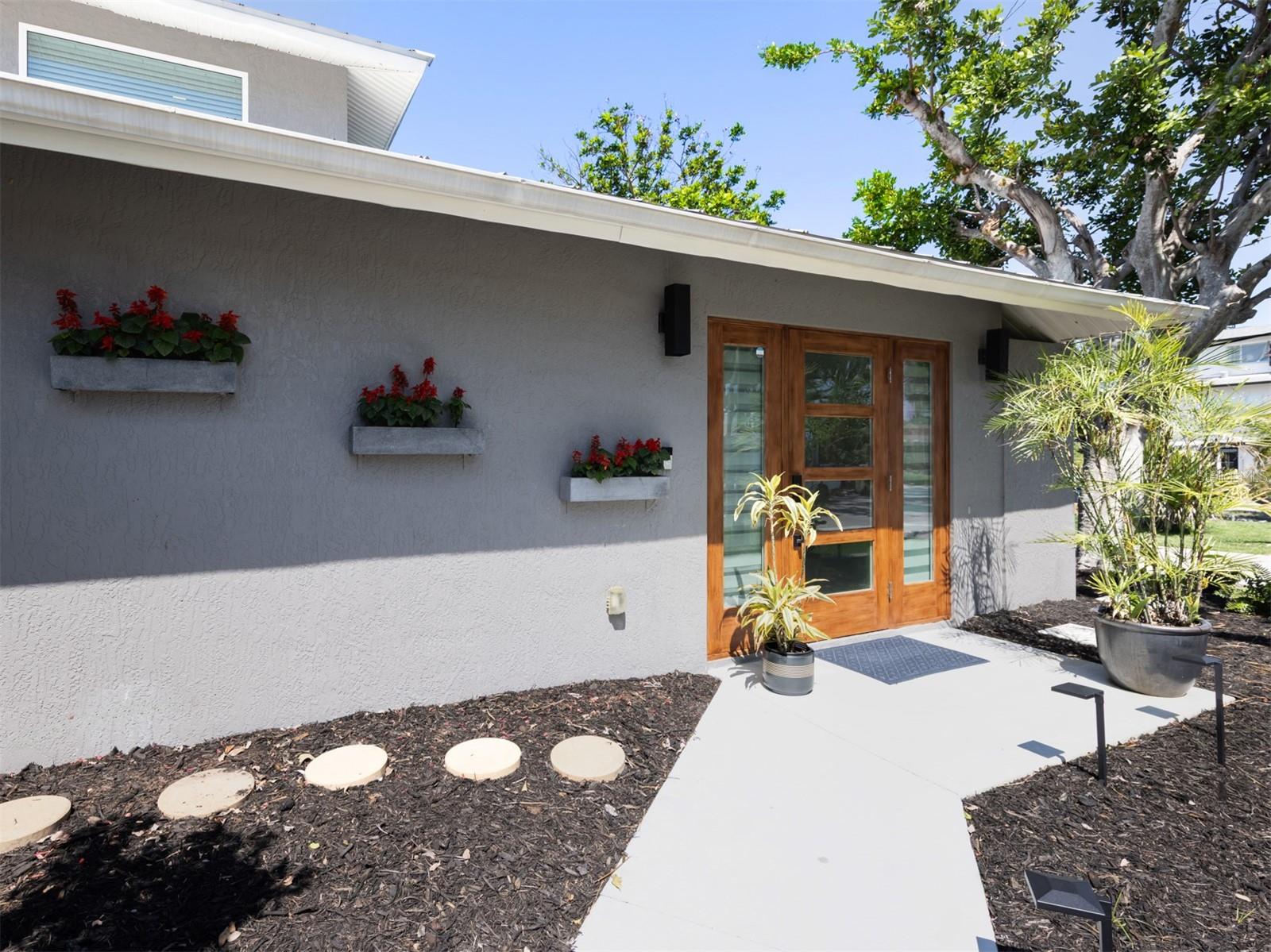 616 GARDENIA DRIVE