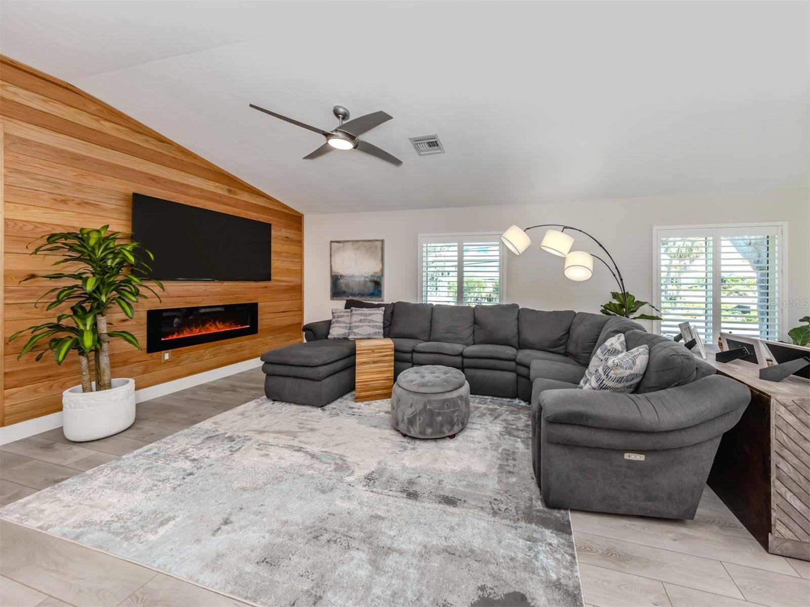 616 GARDENIA DRIVE