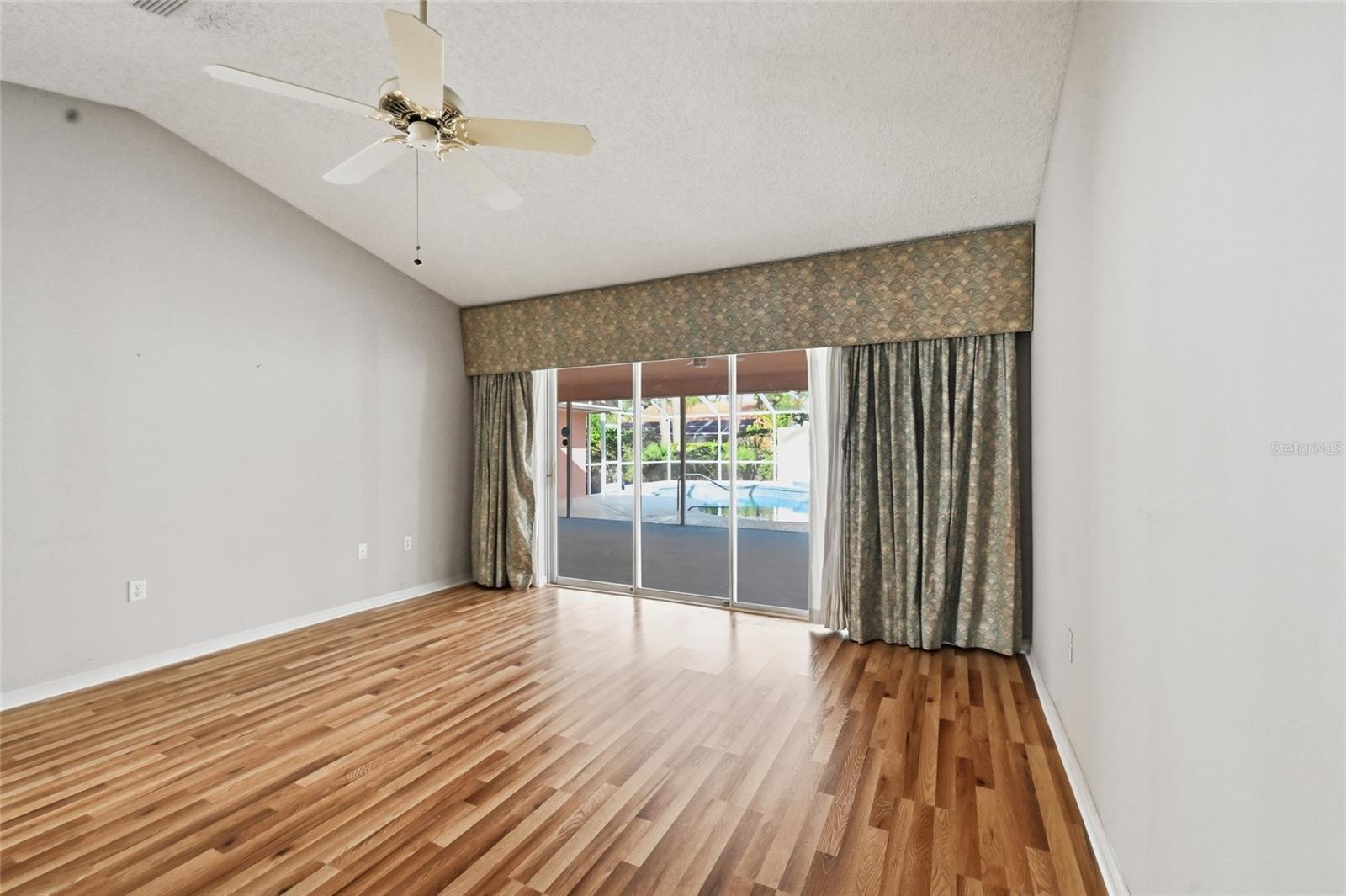 THE MEADOWS - Residential