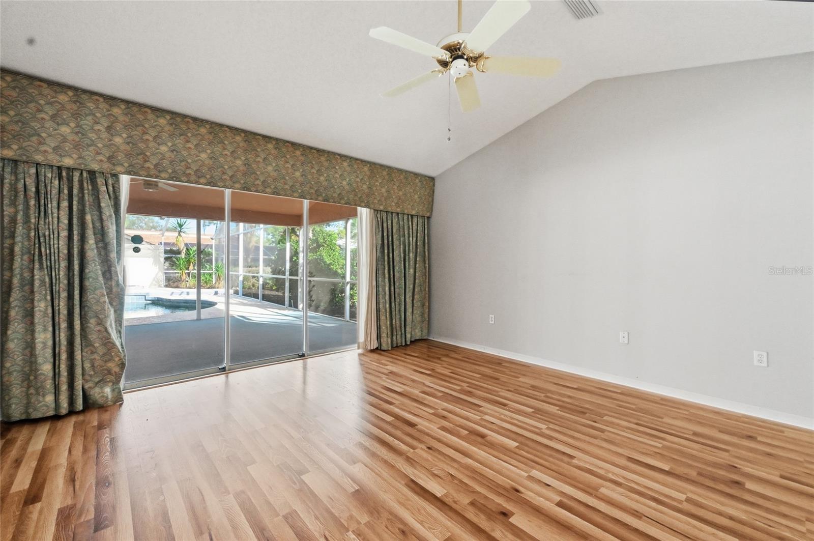 THE MEADOWS - Residential