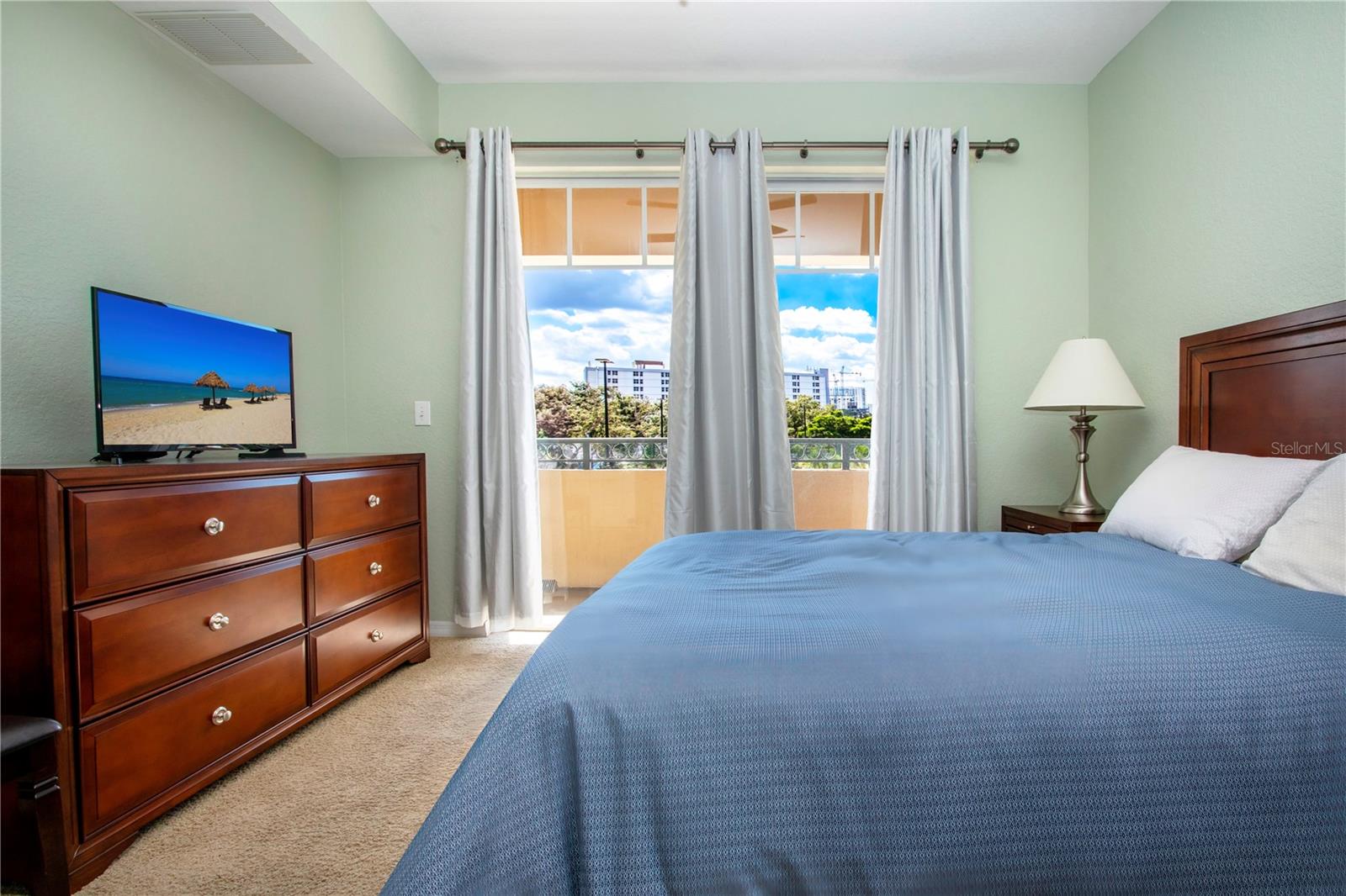 BROADWAY PROMENADE - Residential