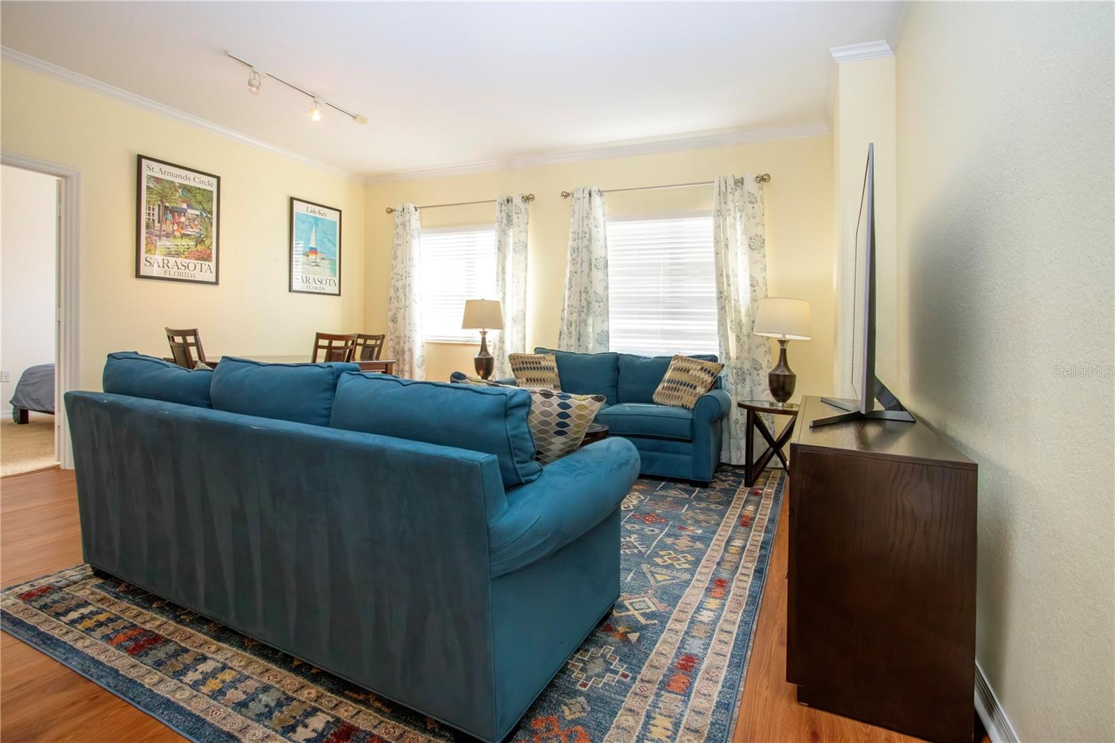 BROADWAY PROMENADE - Residential