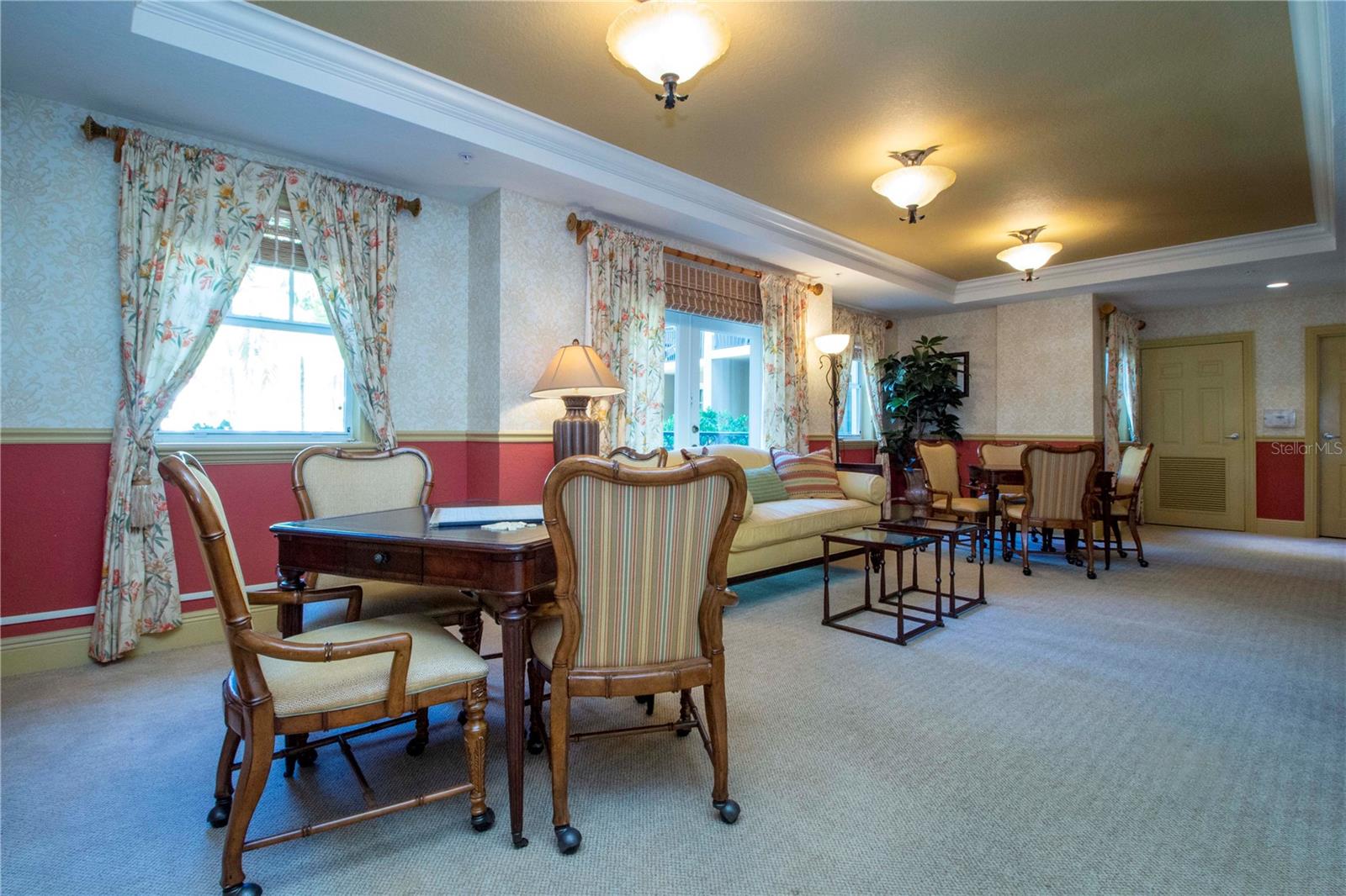 BROADWAY PROMENADE - Residential