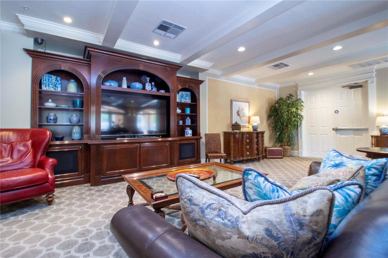 BROADWAY PROMENADE - Residential