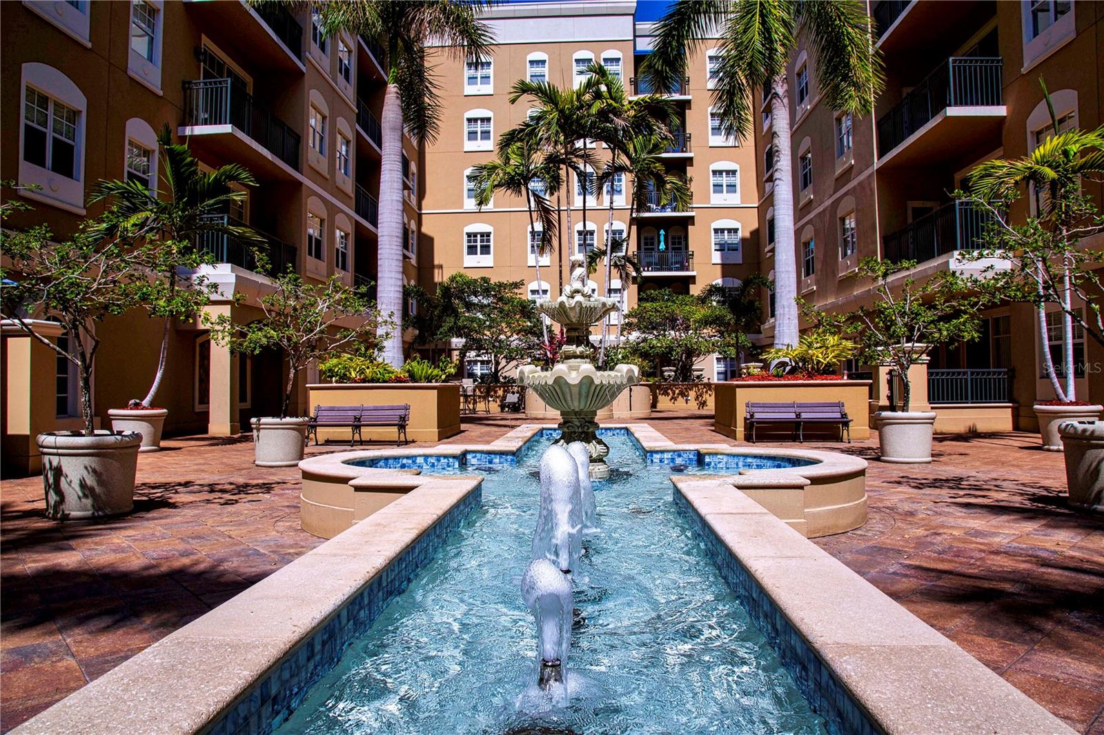 BROADWAY PROMENADE - Residential